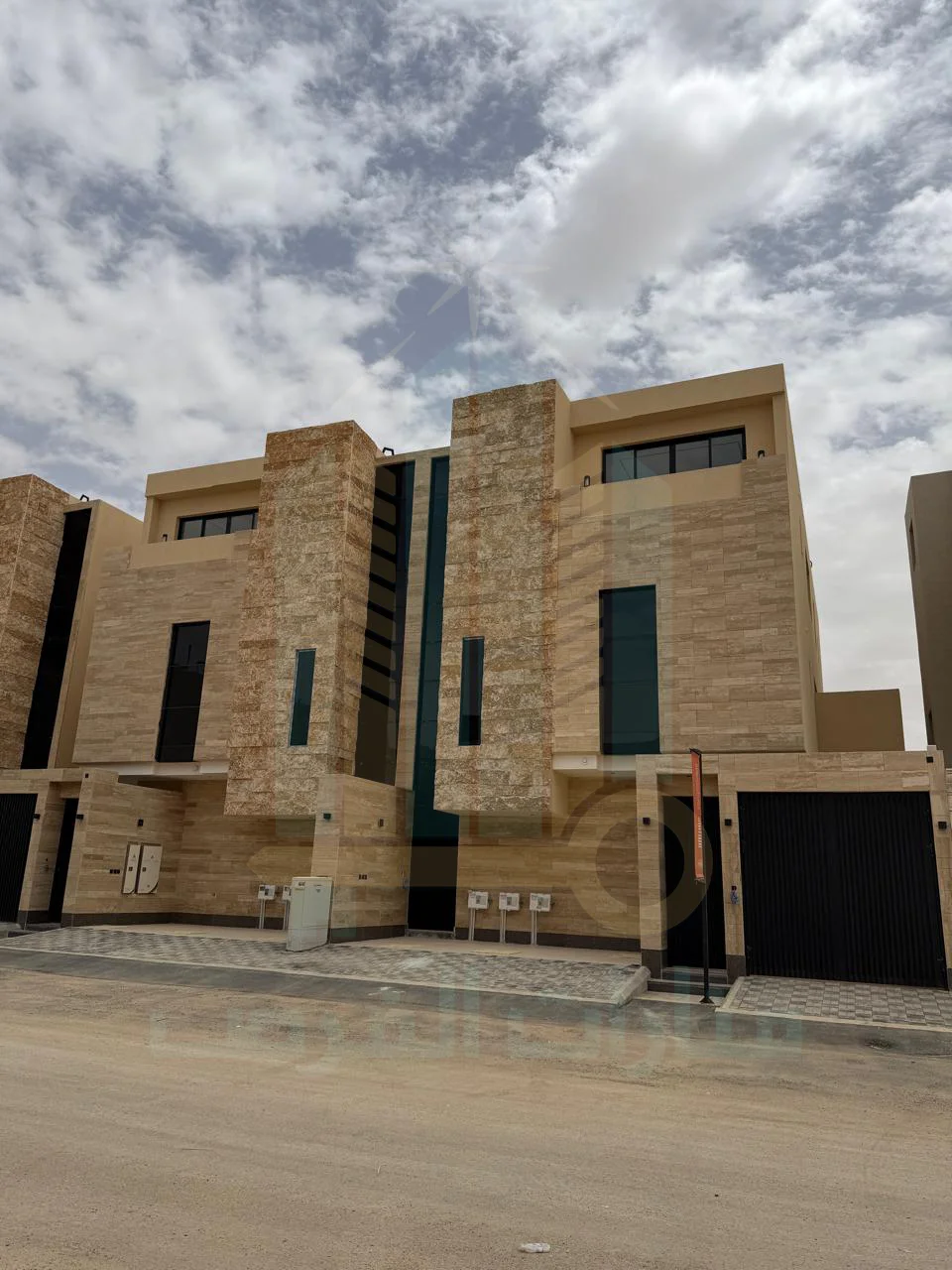 للبيع | أدوار سكنية في حي النرجس - الرياض